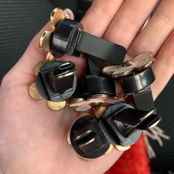 Daisy Car Vent Clips - Picture 3 of 3
